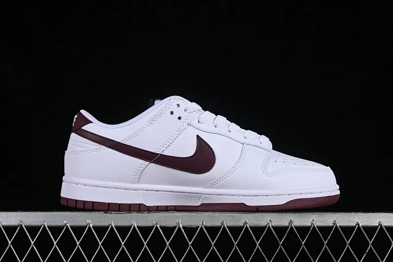 All categories Nk SB Dunk series Nk SB Dunk Low low-top sneakers Nk SB Dunk Low white and red color low-top casual sports skateboard shoes DV0831-102
